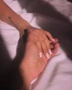 ارامش یعنی صداش دستاش نفساش و.. 