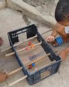 وقتی پول نداری فوتبال دستی بخری: 😂😐