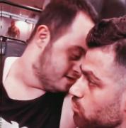 بخند که لبخند تو مرا حال دیگر میکند