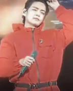 وقتی تهیونگ از BTS لباس بازی مرکب می‌پوشه!