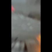 رقص و شادی جوانان در شب برفی با ماشین شوتی