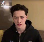 سلام سلامم من اومدممم سمم از اسکیز 8😂🤣