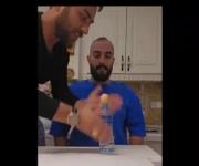 بدبخت 😂😂 ، چیکارش کرد 😂 😂