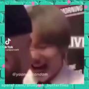 تهیونگ تا پای سفره عقد رفته 😢