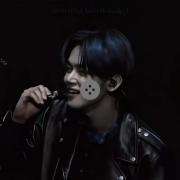 چجوری صداش اینقدر خوبه انگار حنجره اش با بقیه خیلی طرز ساختنش فرق داره