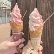 آرمی باید به من بستنی بدی😂😂😂