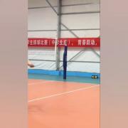 والیبالیست های عزیز تا حالا با رفیق صمیمیتون ساعد دوتایی رفتین ؟😍❤