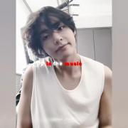 رو دستاش تا ابد کراشممممممم💜✨