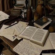 دنیای نوشتن: بیان افکار از طریق کلمات و کتاب‌ها