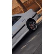 ماشین بازها: خودروی سفید و آهنگ شاد