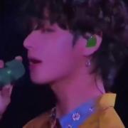 اجرای پر انرژی کیم تهیونگ (تهیونگ) در کنسرت بی‌تی‌اس