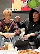 دورهمی صمیمانه و لحظات بامزه اعضای بی تی اس