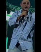 اجرای زنده و احساسی آرمین زارعی در کنسرت