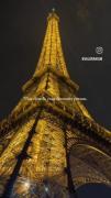شب رویایی در پاریس: منظره‌ای از برج ایفل در زیر باران
