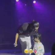 آخه یه آدم چقدر میتونه مهربونو خوش قلب باشه💗