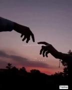 موزیک ویدیوی احساسی و دارک: دلتنگی برای دستان تو