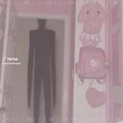 تصاویر وهم‌آلود صورتی: زیبایی در کنار سایه‌ها