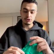 شعبده باز با بزی لی عزیز😊😊😊