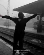 حس تنهایی و دلتنگی در ایستگاه قطار با صدای مهراب