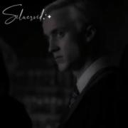 دراکو مالفوی. غم گین موهای رنگ یخ