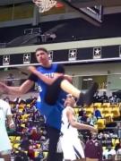 کلیپ بسکتبال: حرکات دیدنی و موسیقی هیجان‌انگیز