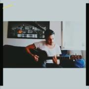 اجرای زیبای آهنگ ترکی با گیتار و صدای دلنشین